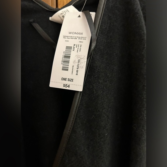 LC220 Cape style jacket perfect for that formal dress or jeans. - Picture 3 of 3